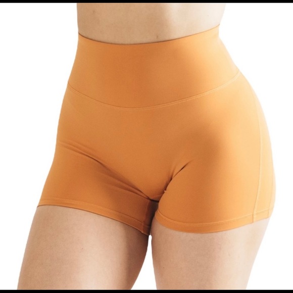 Alphalete Pants - NWT Alphalete Pulse Surge Shorts Sun Kissed